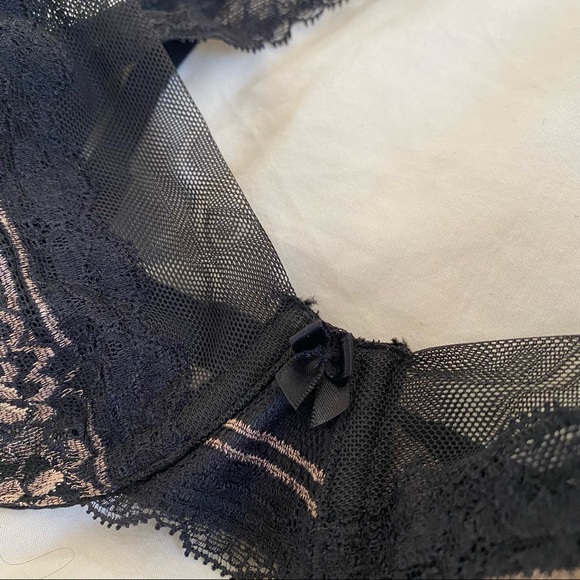 VS Unlined Demi Bra ๐ค - Picture 2 of 3